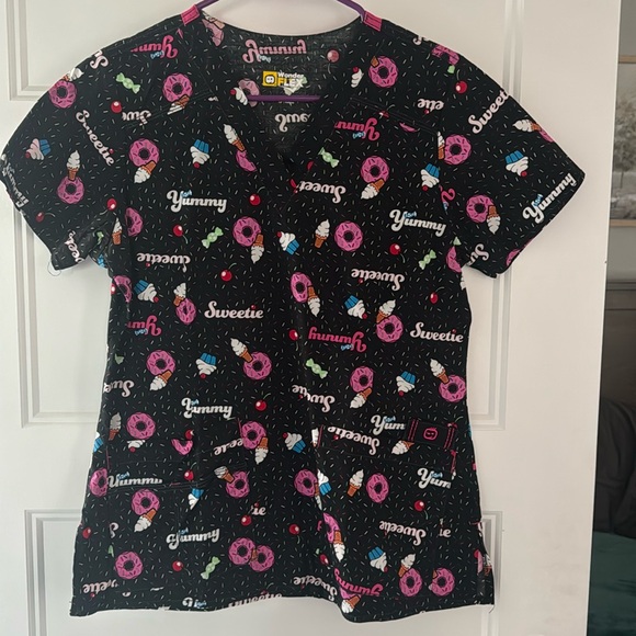 Women’s scrub top - Picture 1 of 3